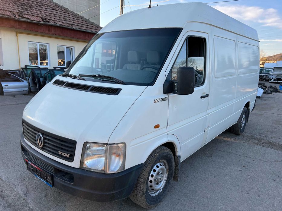 Dezmembrez PIESE Volkswagen LT 28,35,46 motor 2.8 TDI de MAN 131 cp ATA 2001 cu POMPA INJECTIE