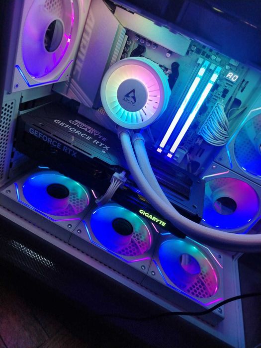 PC Gaming WHITE Ryzen 9800X3D / RTX 4060 Ti / 32GB DDR5
