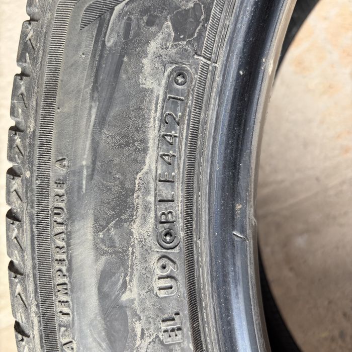 Продам шины в хорошем состоянии.