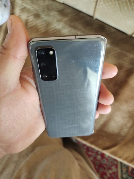 Samsung s20 8/128
