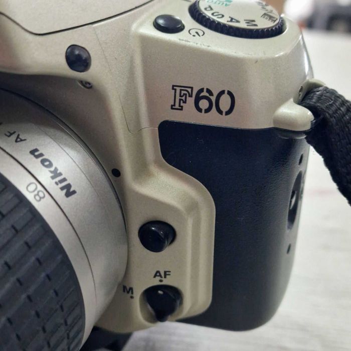 Фотоапарат NIKON F60 + обектив