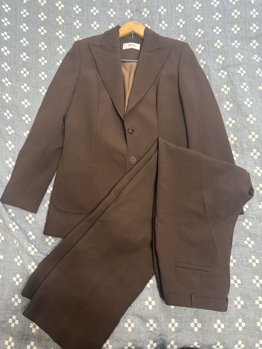 Продаю Офисный костюм