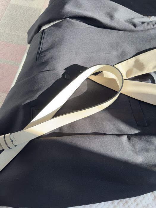 Продавам костюм just cavalli