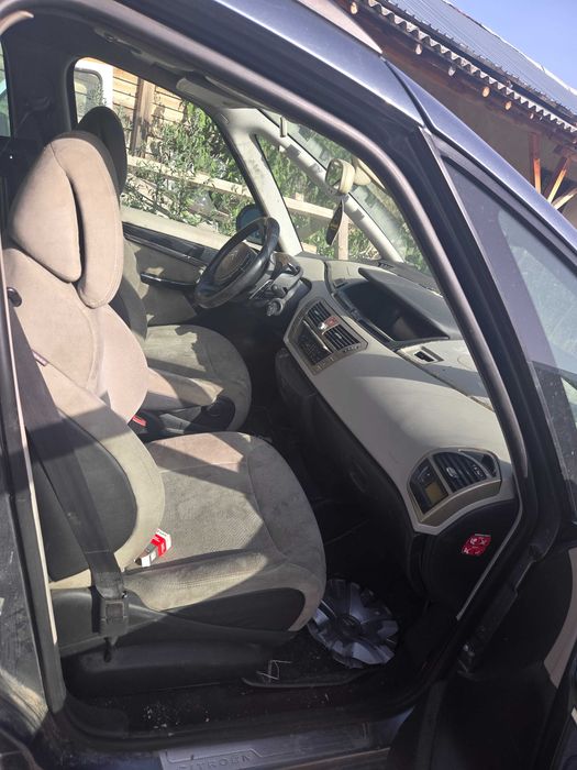 Ситроен гранд пикасо на части