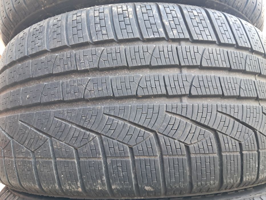Anvelope second iarna 255 35 R19 Pirelli  6-7 mm