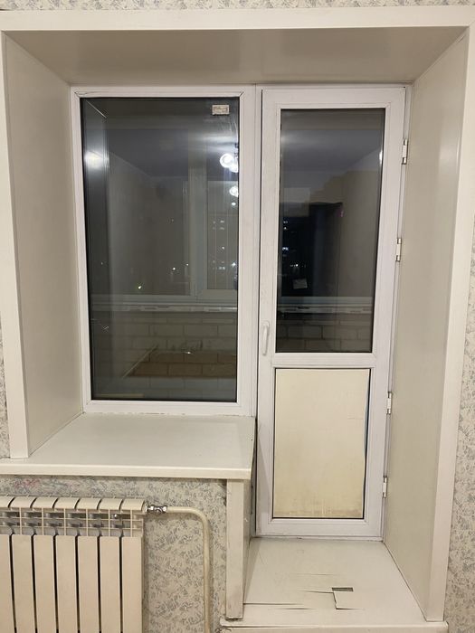 Продам пластиковые окна с дверями