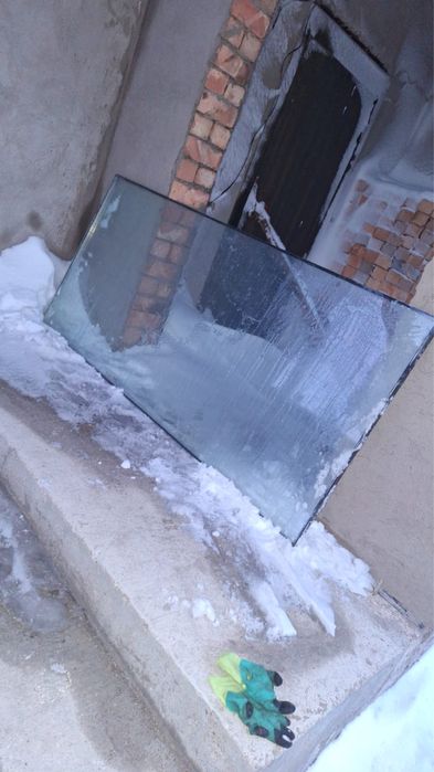 Дверь алюминевая