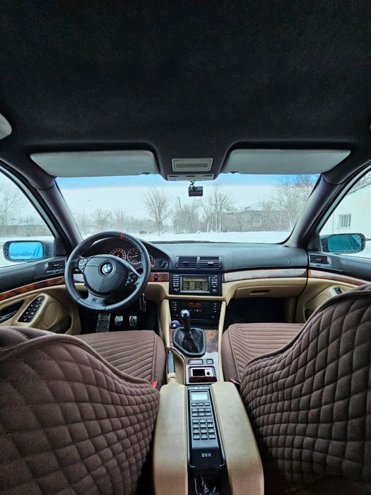 Продам машину бмв