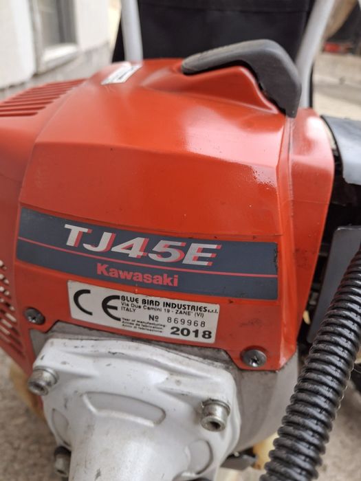 Vând motocoasa profesionala KAWASAKI TJ45E