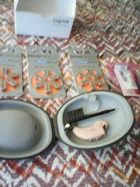 Продавам чисто нов слухов апарат 2022г.