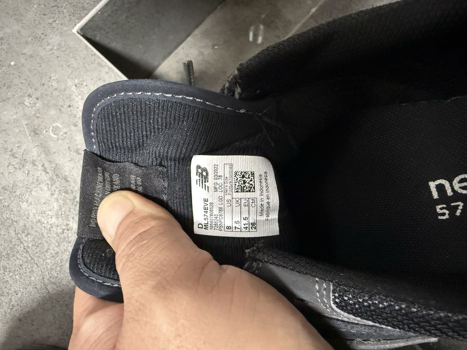 New Balance черные 41 размер