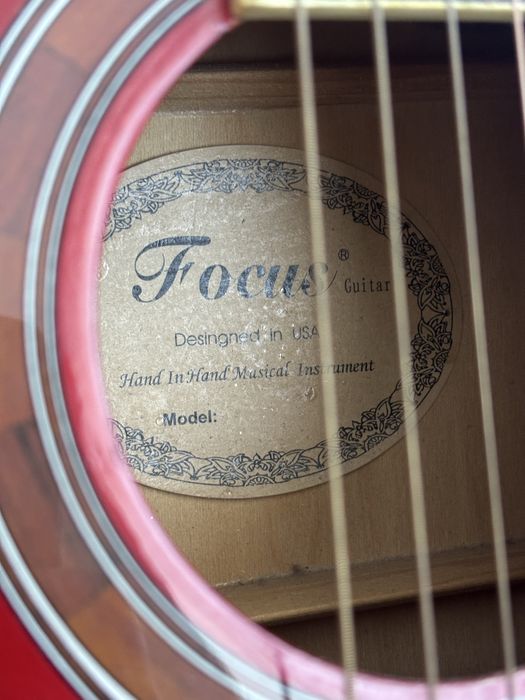 Продам гитару в отличном состоянии