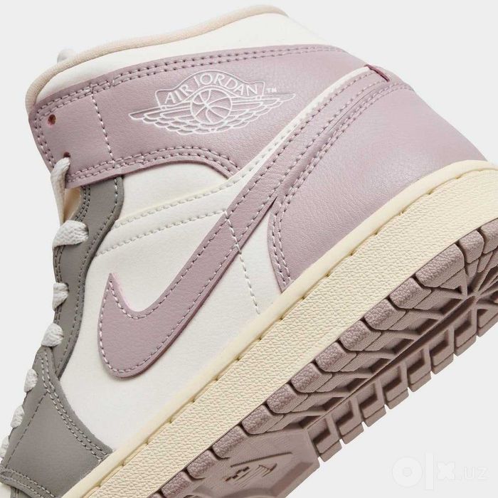 Кроссовки женские Air Jordan Retro 1 Mid ! Новые в коробке! Оригинал!