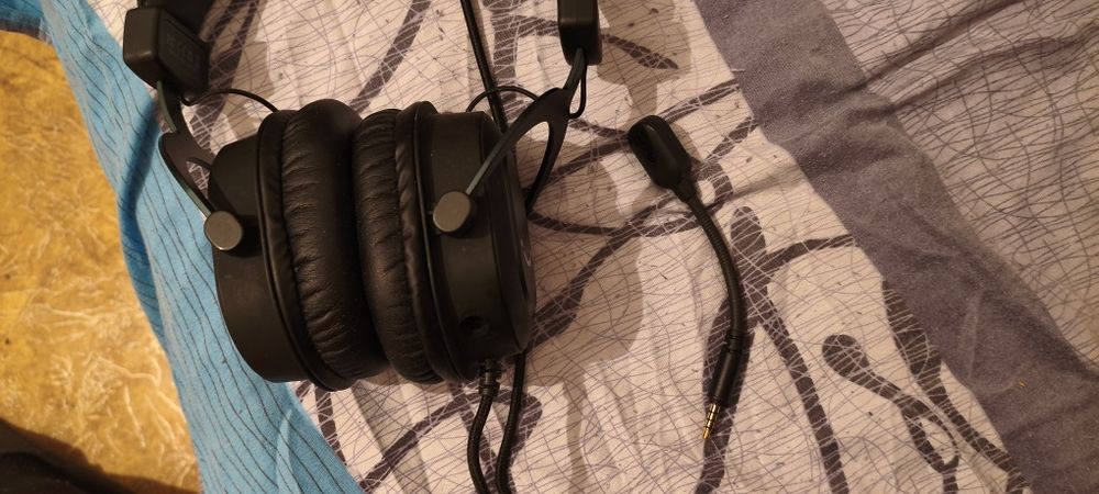 Продам наушники Ampligame h6