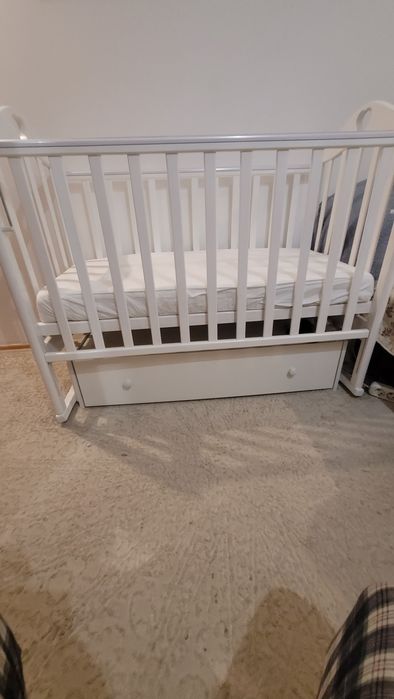 Продаётся кровать манежка