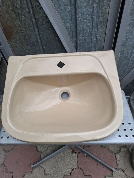 Раковина фаянсовая советская