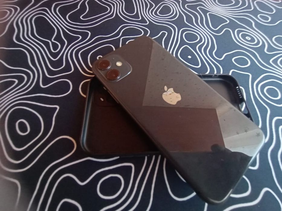 продам/обменяю IPhone 11/128гб/76%