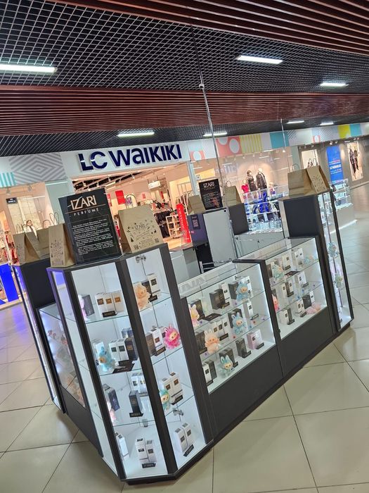 Продам витрина для парфюмерии и прочего