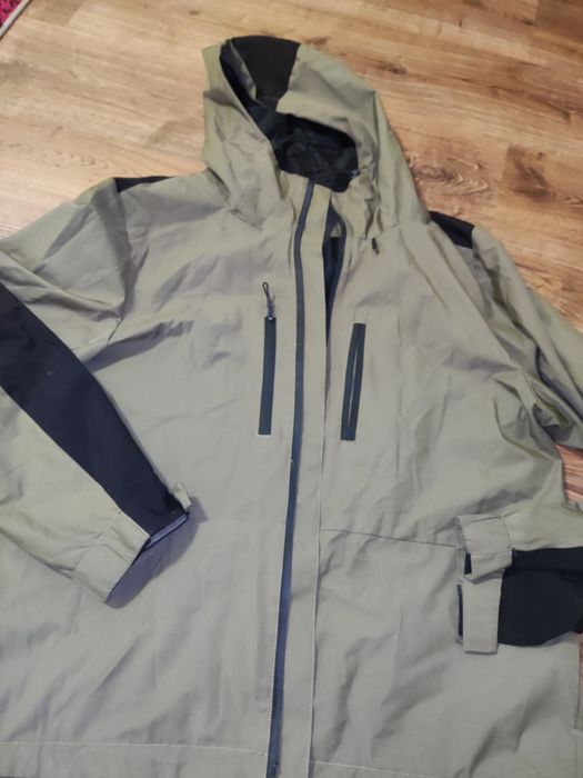 Erkaklar sportivkasi