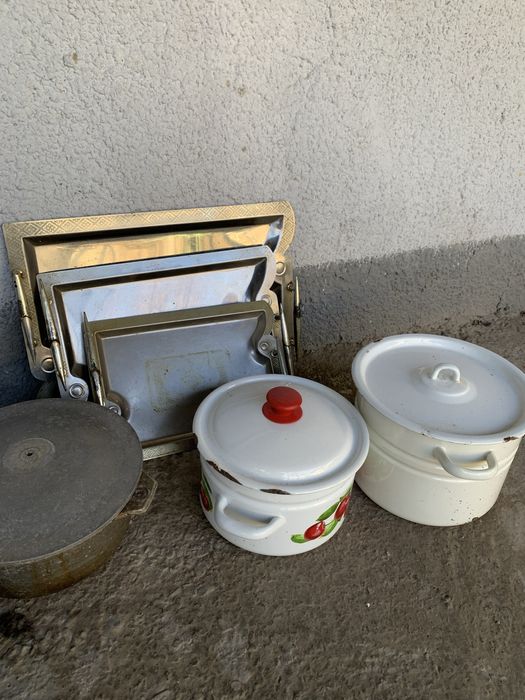 Кастрюли. В хорошем состоянии