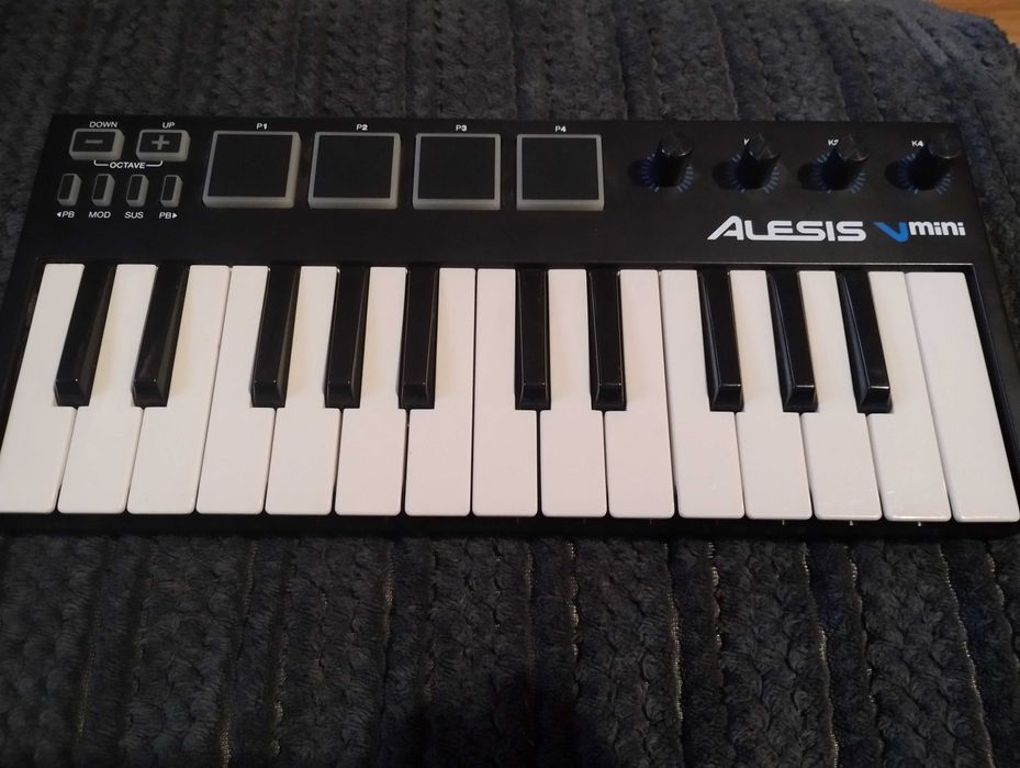 Контролер, миксер ALESIS
