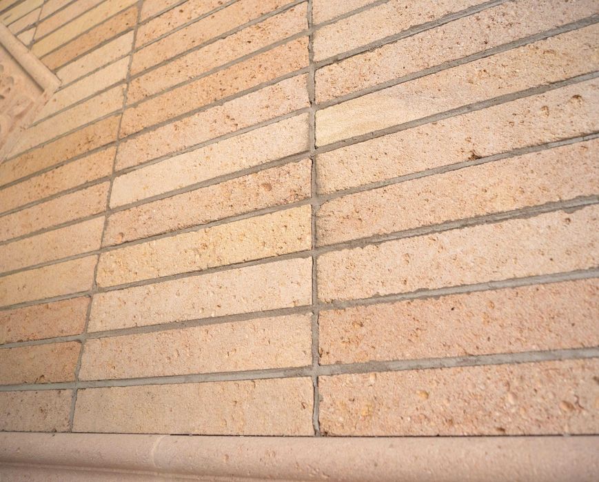 Камень травертин — фасады, цоколь, декор