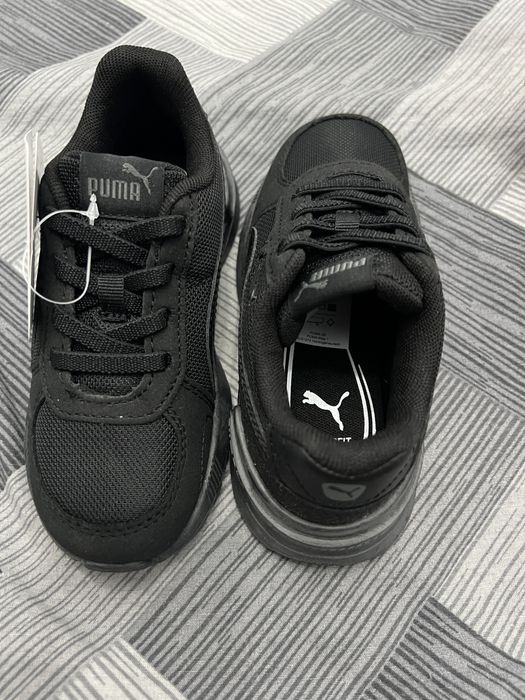 Adidași PUMA noi pentru copii.
