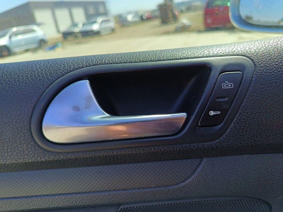 Maner interior stanga fata Volkswagen Golf 5 (1K1) [Fabr 2004-2008] OE