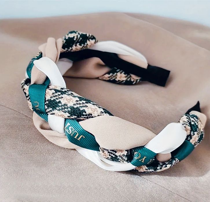 Уникална диадема за коса Chanel Boucle