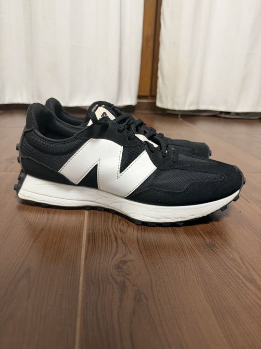 New Balance 327
