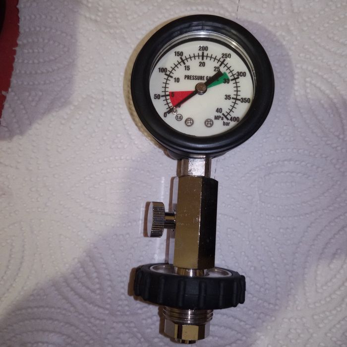 Продавам желязна бутилка Dräger - 1 брой - 6L - 300 BAR - АТМОСФЕРИ работно налягане