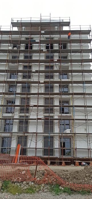 Închiriez schela metalica italiana si ingusta