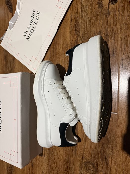 adidasi eleganti Alexander McQueen