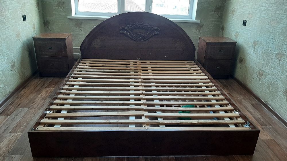 Продам спальный гарнитур