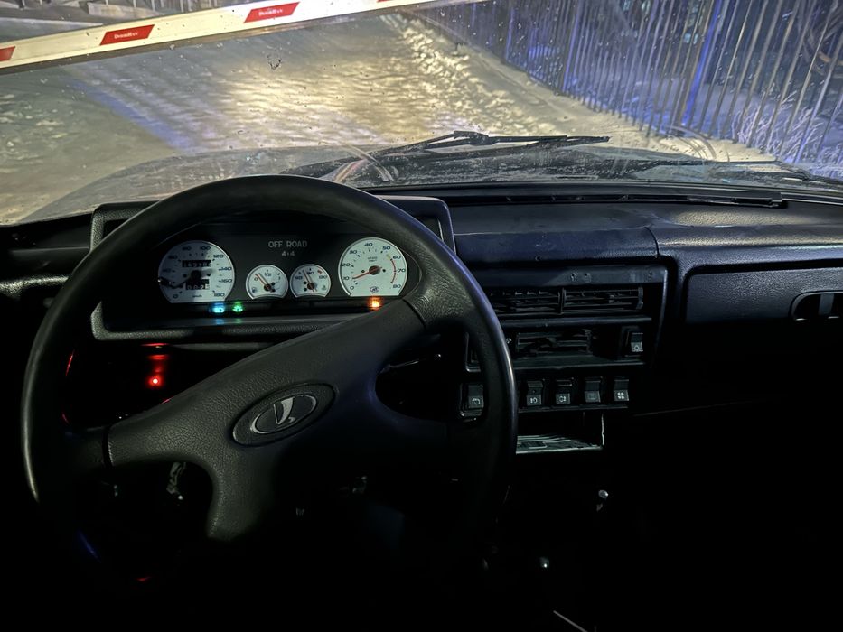 Продам Нива 5 дверная ваз