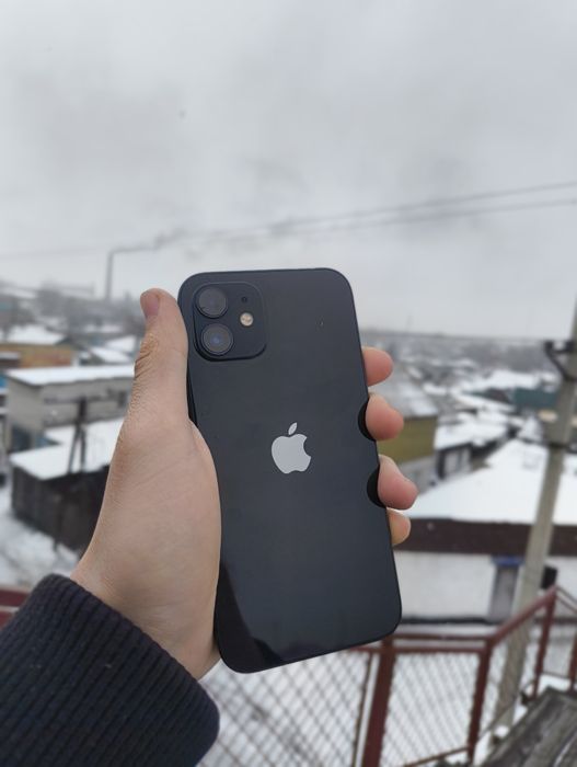 Продам iPhone 12