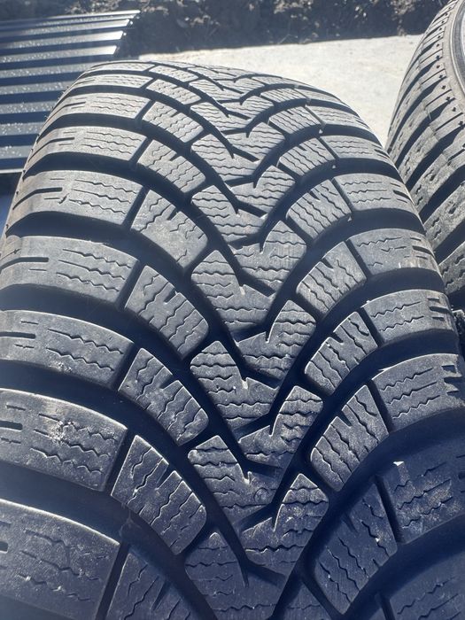 Vand jante cu anvelope iarna de Polo