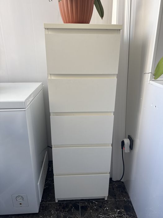 Продам шкаф с выдвижными ящиками