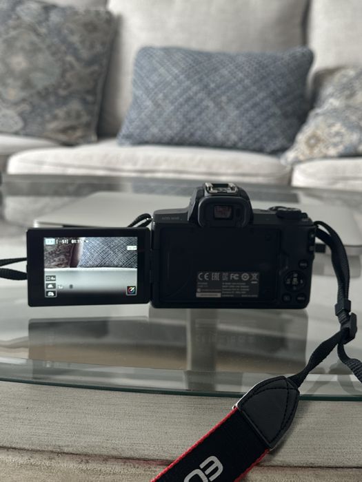 Canon EOS M50 фотоаппарат