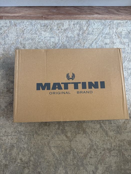 Кроссовки от бренда MATTINI новые.