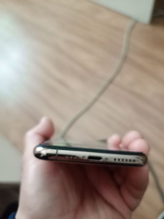 Ayfon 11 pro xolati yaxshi xammanarsai radnoy