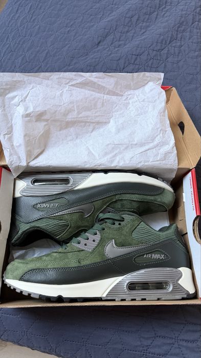 Оригинални маратонки Nike Air Max 90 Leather Carbon Green Metallic Pewter