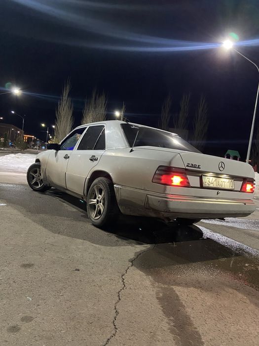 Мерседес 124 2.3