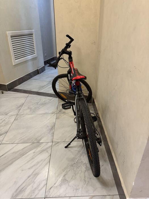 Велосипед Giant.