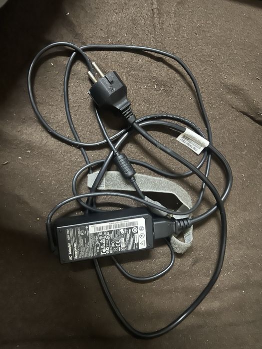 Зарядно за лаптоп леново