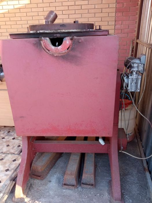 Алюминиевая плавильная печь