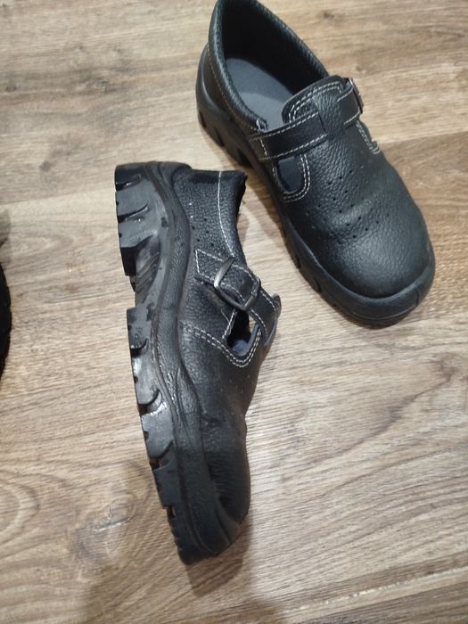 Продам сандали рабочие