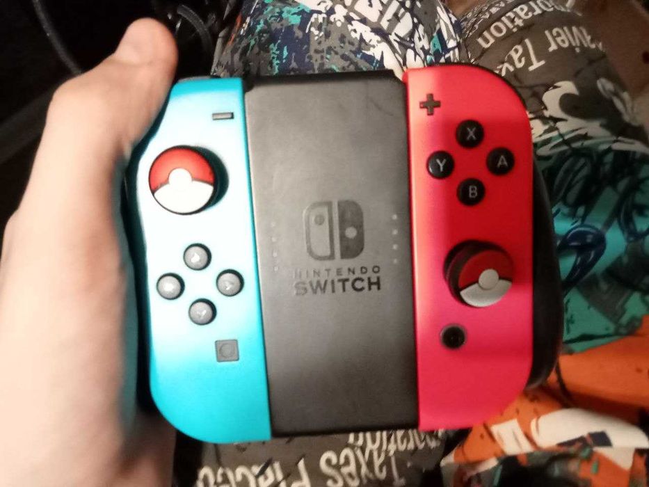 Nintendo Switch 2 ревизии + 2 доп. Джойкона + Игры