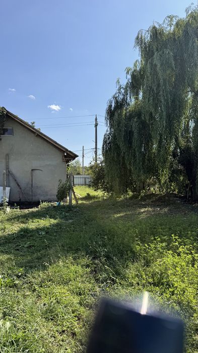 Teren intravilan de vanzare, situat pe strada principala