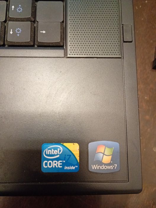 Vând laptop i7 preț 550 lei